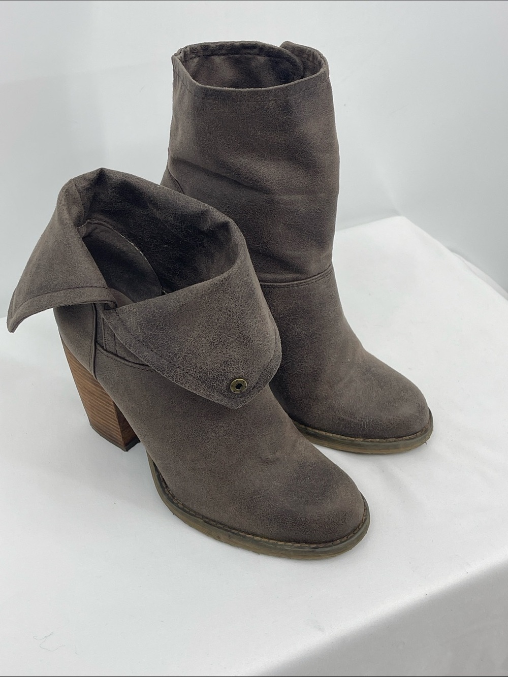SBICCA WOMENS Fold-Over Suede Ankle Boots - Taupe SEE MEASUREMENTS FOR SIZE